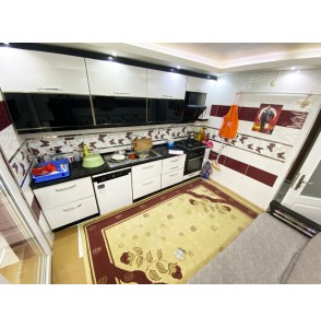 YAYLA'DA ASANSÖRLÜ 4+1 GENİŞ SATILIK DAİRE