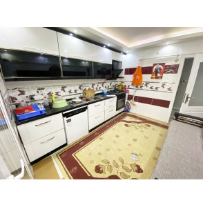 YAYLA'DA ASANSÖRLÜ 4+1 GENİŞ SATILIK DAİRE