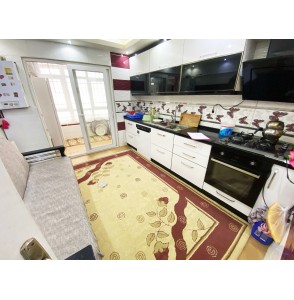 YAYLA'DA ASANSÖRLÜ 4+1 GENİŞ SATILIK DAİRE
