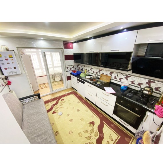 YAYLA'DA ASANSÖRLÜ 4+1 GENİŞ SATILIK DAİRE