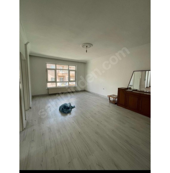 19MAYIS'TA MASRAFSIZ GENİŞ 3+1 ÜST KAT DAİRE