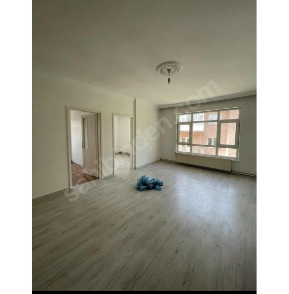 19MAYIS'TA MASRAFSIZ GENİŞ 3+1 ÜST KAT DAİRE