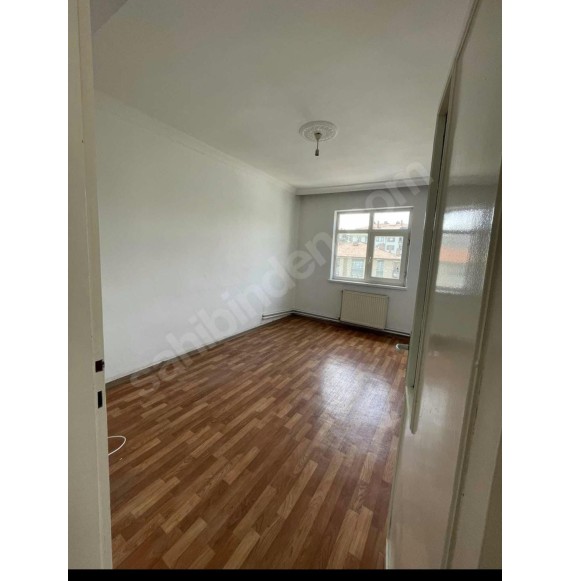 19MAYIS'TA MASRAFSIZ GENİŞ 3+1 ÜST KAT DAİRE