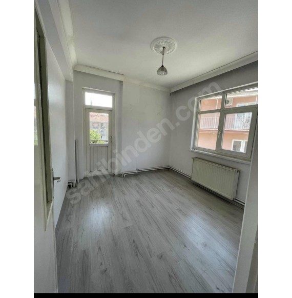 19MAYIS'TA MASRAFSIZ GENİŞ 3+1 ÜST KAT DAİRE