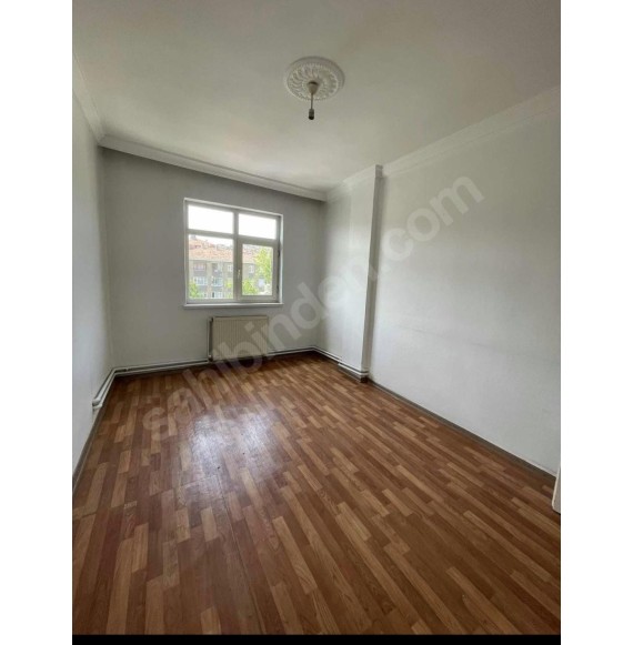 19MAYIS'TA MASRAFSIZ GENİŞ 3+1 ÜST KAT DAİRE