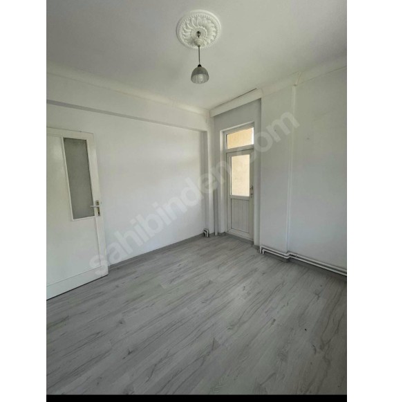 19MAYIS'TA MASRAFSIZ GENİŞ 3+1 ÜST KAT DAİRE