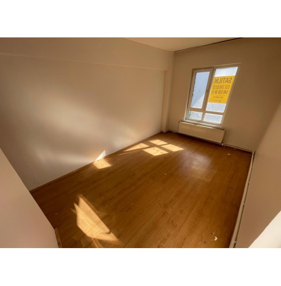 AYVALI'DA 3+1 GENİŞ ÇİFT BALKONLU DAİRE