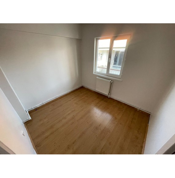 AYVALI'DA 3+1 GENİŞ ÇİFT BALKONLU DAİRE