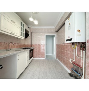 YAYLA'DA ASANSÖRLÜ GENİŞ 3+1 ARA KATTA SATILIK DAİRE