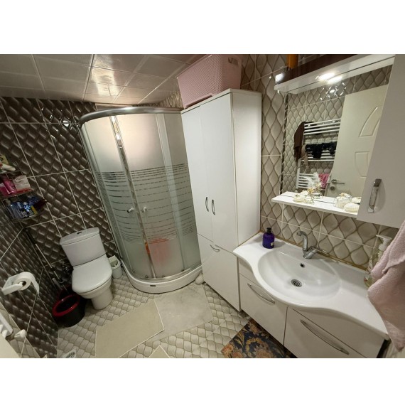 KANUNİ'DE 3+1 2. KATTA MASRAFSIZ GENİŞ DAİRE