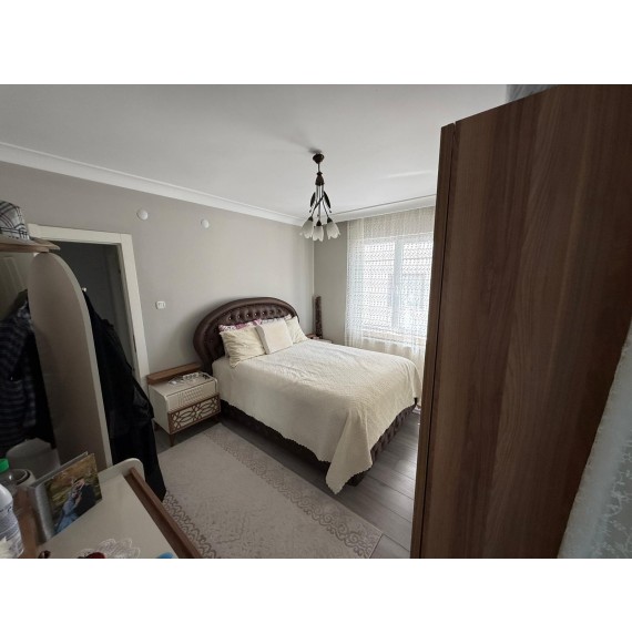 KANUNİ'DE 3+1 2. KATTA MASRAFSIZ GENİŞ DAİRE