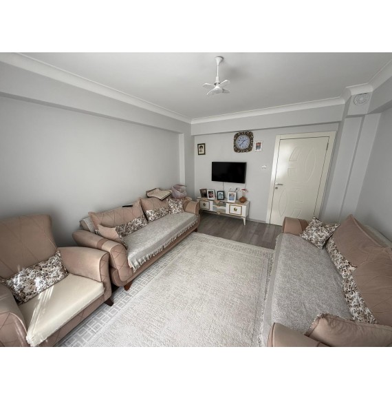 KANUNİ'DE 3+1 2. KATTA MASRAFSIZ GENİŞ DAİRE