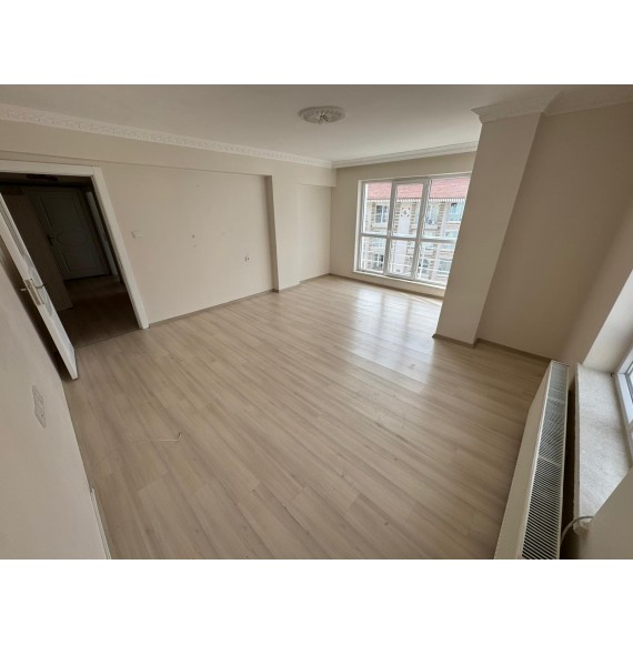 ATAPARK CADDE YAKINI 3+1 GENİŞ YUAPILI MASRAFSIZ DAİRE