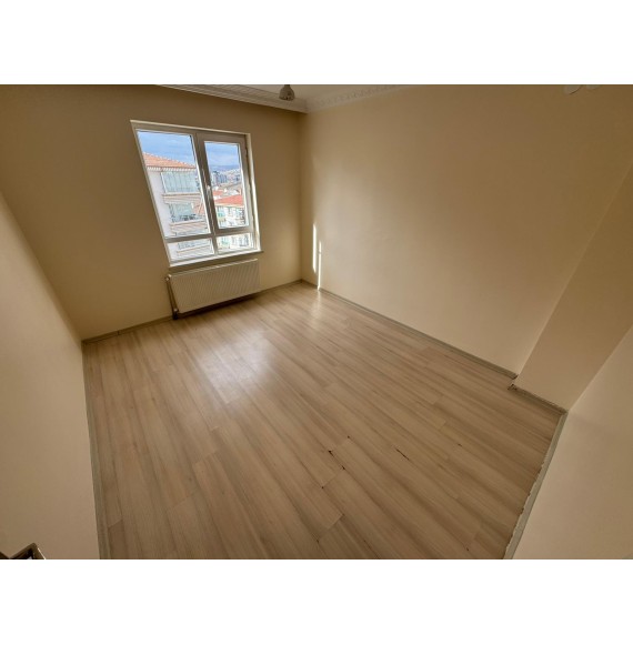 ATAPARK CADDE YAKINI 3+1 GENİŞ YUAPILI MASRAFSIZ DAİRE