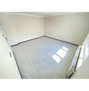 YAYLA'DA 3+1 GENİŞ MASRAFSIZ YAPILI SATILIK DAİRE