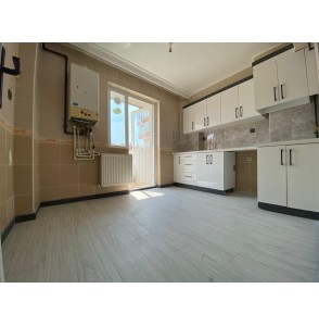 YAYLA'DA 3+1 GENİŞ MASRAFSIZ YAPILI SATILIK DAİRE