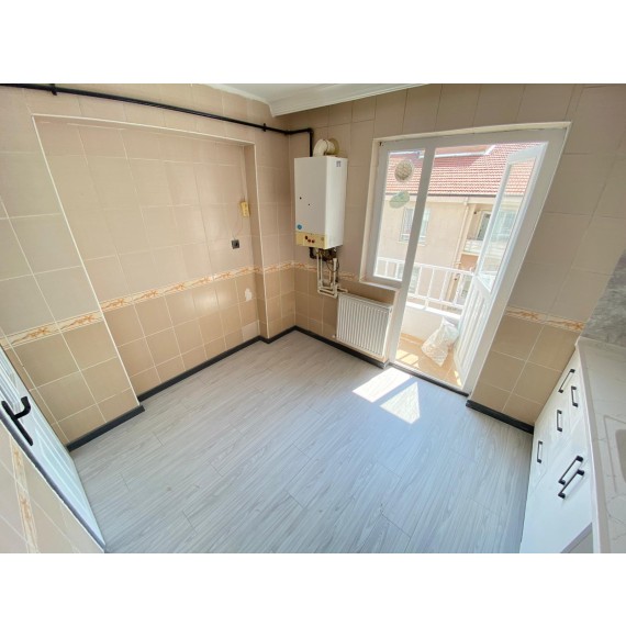 YAYLA'DA 3+1 GENİŞ MASRAFSIZ YAPILI SATILIK DAİRE