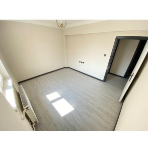 YAYLA'DA 3+1 GENİŞ MASRAFSIZ YAPILI SATILIK DAİRE