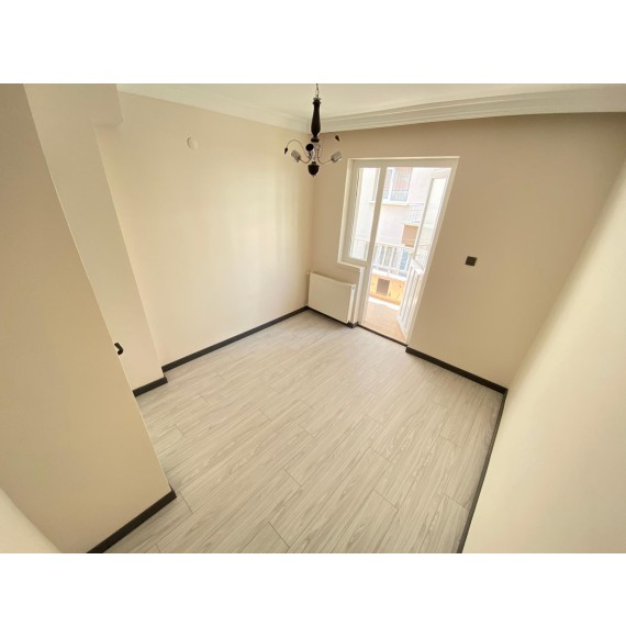 YAYLA'DA 3+1 GENİŞ MASRAFSIZ YAPILI SATILIK DAİRE