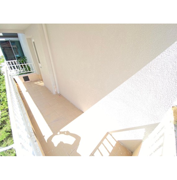 YAYLA'DA 3+1 GENİŞ MASRAFSIZ YAPILI SATILIK DAİRE