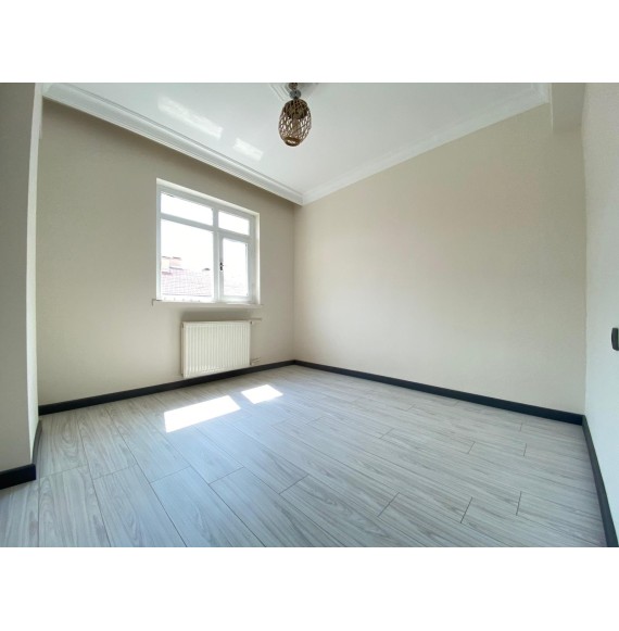 YAYLA'DA 3+1 GENİŞ MASRAFSIZ YAPILI SATILIK DAİRE