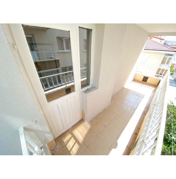 YAYLA'DA 3+1 GENİŞ MASRAFSIZ YAPILI SATILIK DAİRE