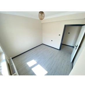 YAYLA'DA 3+1 GENİŞ MASRAFSIZ YAPILI SATILIK DAİRE