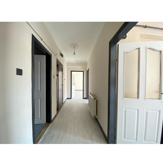 YAYLA'DA 3+1 GENİŞ MASRAFSIZ YAPILI SATILIK DAİRE