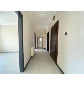 YAYLA'DA 3+1 GENİŞ MASRAFSIZ YAPILI SATILIK DAİRE