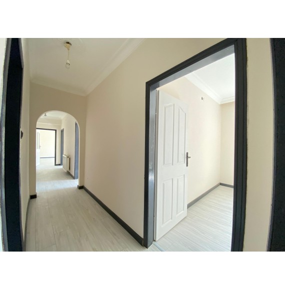 YAYLA'DA 3+1 GENİŞ MASRAFSIZ YAPILI SATILIK DAİRE