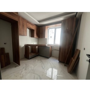 AYVALI CADDE ÜZERİ SIFIR BİNADA 2+1 DAİRE