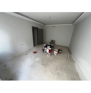 AYVALI CADDE ÜZERİ SIFIR BİNADA 2+1 DAİRE