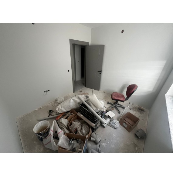 AYVALI CADDE ÜZERİ SIFIR BİNADA 2+1 DAİRE