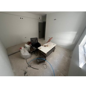 AYVALI CADDE ÜZERİ SIFIR BİNADA 2+1 DAİRE