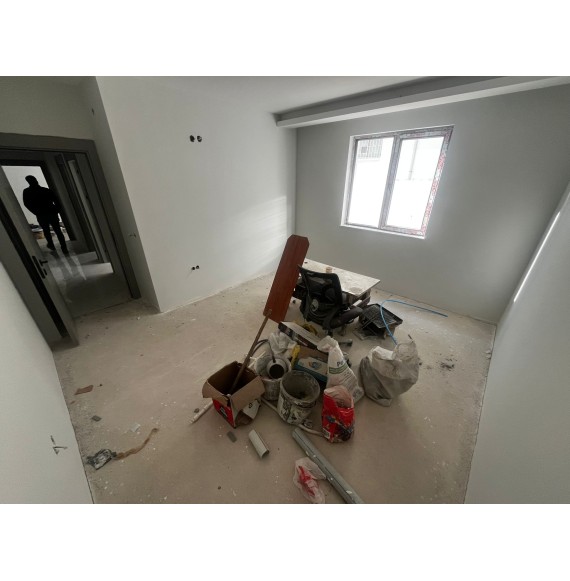 AYVALI CADDE ÜZERİ SIFIR BİNADA 2+1 DAİRE