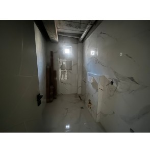 AYVALI CADDE ÜZERİ SIFIR BİNADA 2+1 DAİRE