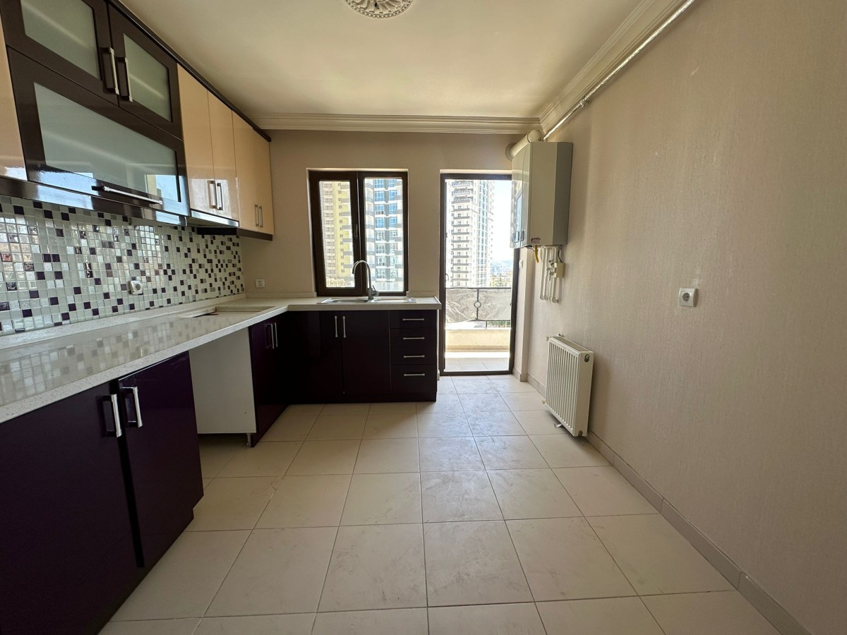 19 MAYIS CADDESİ YAKINI 3+1...