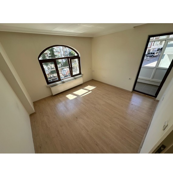 19 MAYIS CADDESİ YAKINI 3+1 GENİŞ MASRAFSIZ YAPILI DAİRE