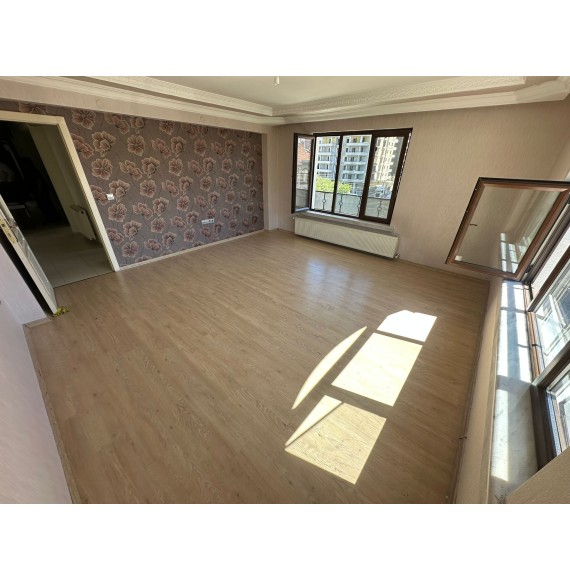 19 MAYIS CADDESİ YAKINI 3+1 GENİŞ MASRAFSIZ YAPILI DAİRE