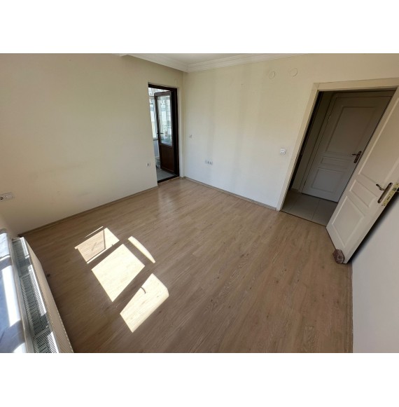 19 MAYIS CADDESİ YAKINI 3+1 GENİŞ MASRAFSIZ YAPILI DAİRE