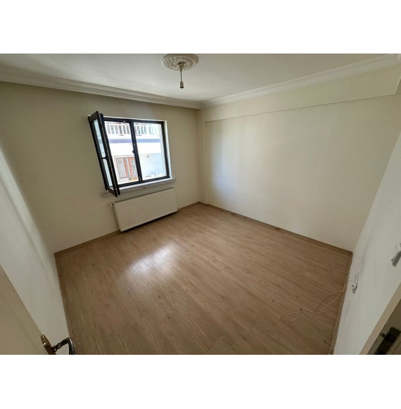 19 MAYIS CADDESİ YAKINI 3+1 GENİŞ MASRAFSIZ YAPILI DAİRE