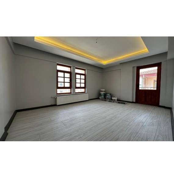 UUUFUKTEPE PAZAR YERİ YAKINI 3+1 KATTA FULL YAPILI DAİRE