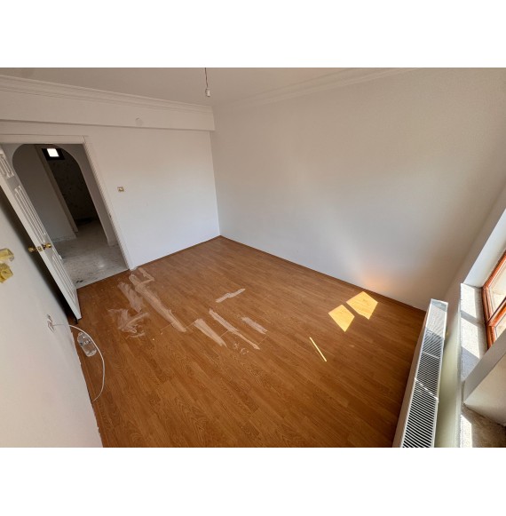 ESERTEPE'DE ÇİFT BALKONLU 3+1 YAPILI MASRAFSIZ GENİŞ DAİRE