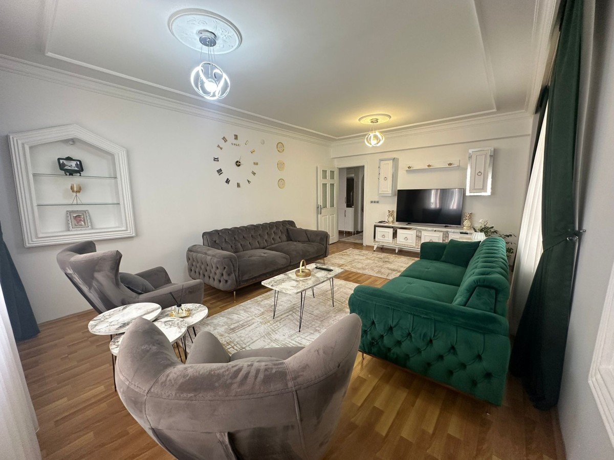 ÇAMBAŞI CADDESİ YAKINI CAM...