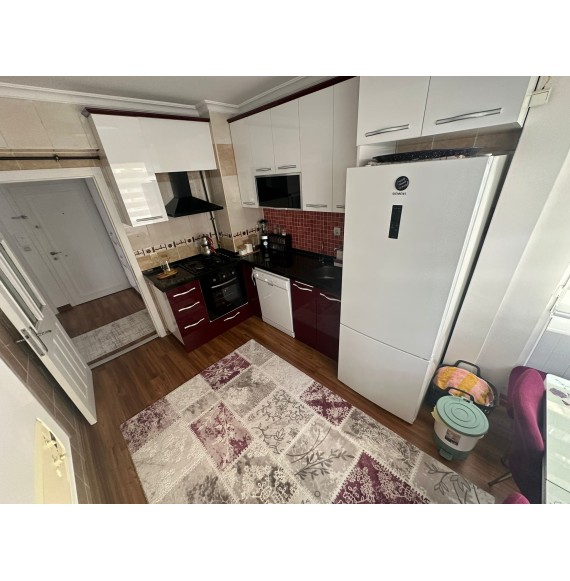 ÇAMBAŞI CADDESİ YAKINI CAM BALKONLU KATTA GENİŞ 3+1