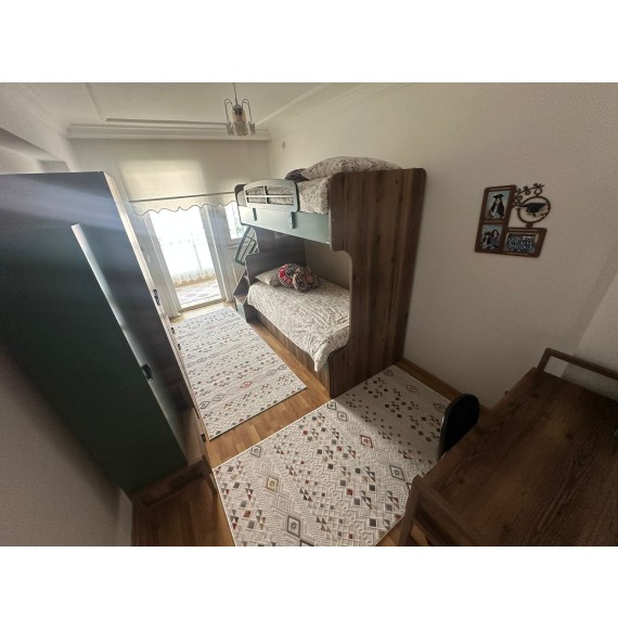 ÇAMBAŞI CADDESİ YAKINI CAM BALKONLU KATTA GENİŞ 3+1