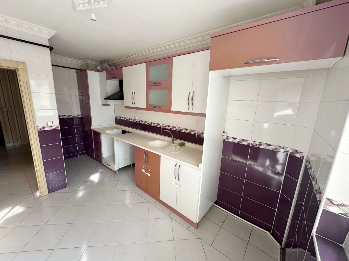 MEVLANA İLKOKULU KARŞISI...