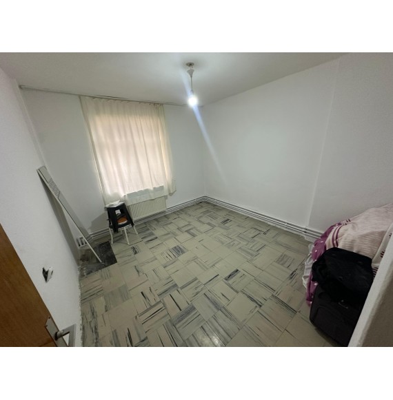 ETLİK'TE KAT KONUMUNDA 2+1 MASRAFSIZ YAPILI DAİRE