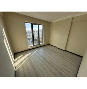 ANA CADDE ÜZERİ SIFIR BİNADA 2+1 LÜKS YAPILI DAİRE