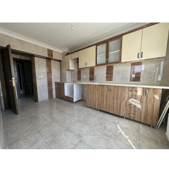 OVACIK'TA ASANSÖRLÜ ARA KATTA 3+1 YAPILI DAİRE